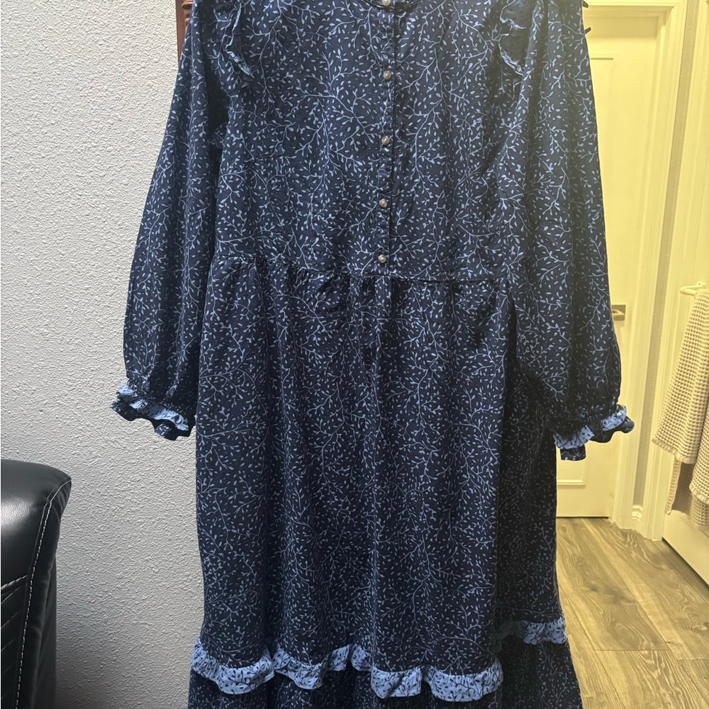 Universal Thread Navy Blue Floral Tiered maxi Dress long sleeve